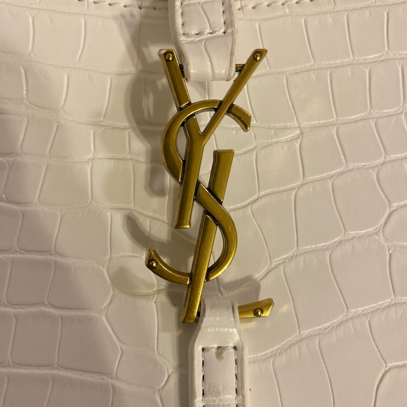 Fashion White ParisLe 5 a 7 Croc Embossed Shoulder Bag with Gold Mono Accents - Picture 4 of 11